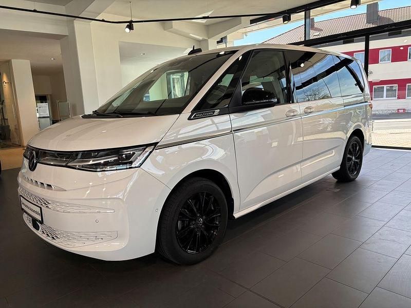Second-hand VW Multivan Style 150 CP (110 kW) 2024 Alb Monovolum