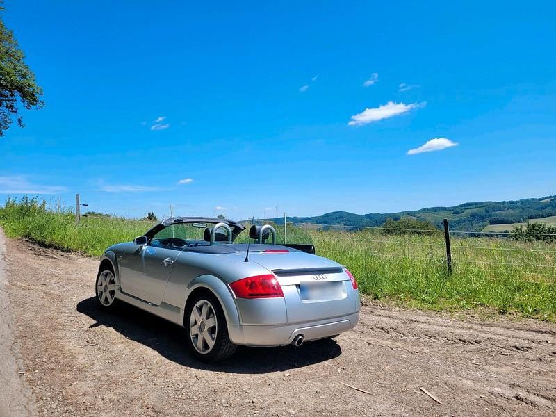 Gebraucht Audi TT Roadster 150 PS (110 kW) 2002 Silber Cabrio