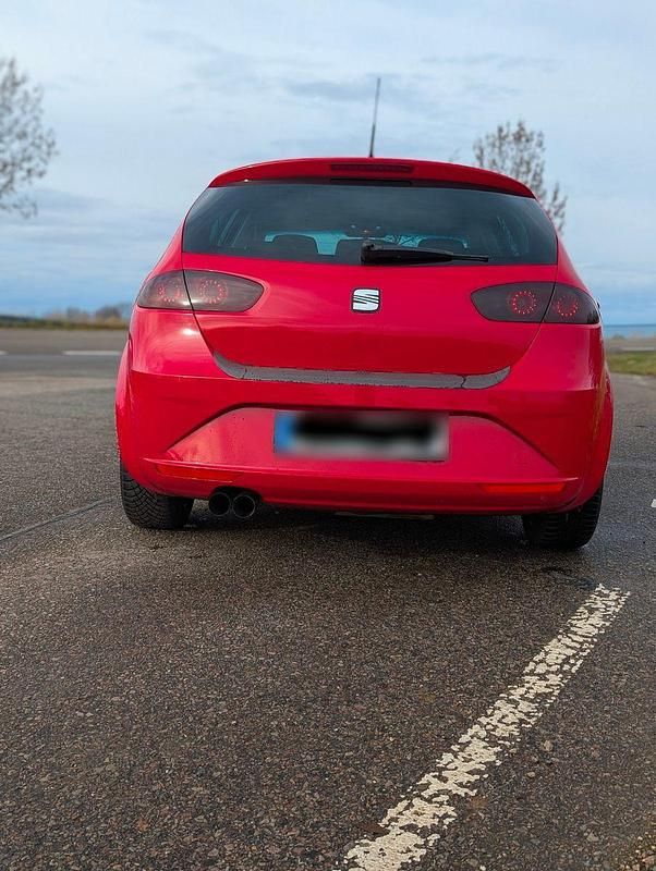 Gebraucht Seat Leon 105 PS (77 kW) 2011 Rot Limousine