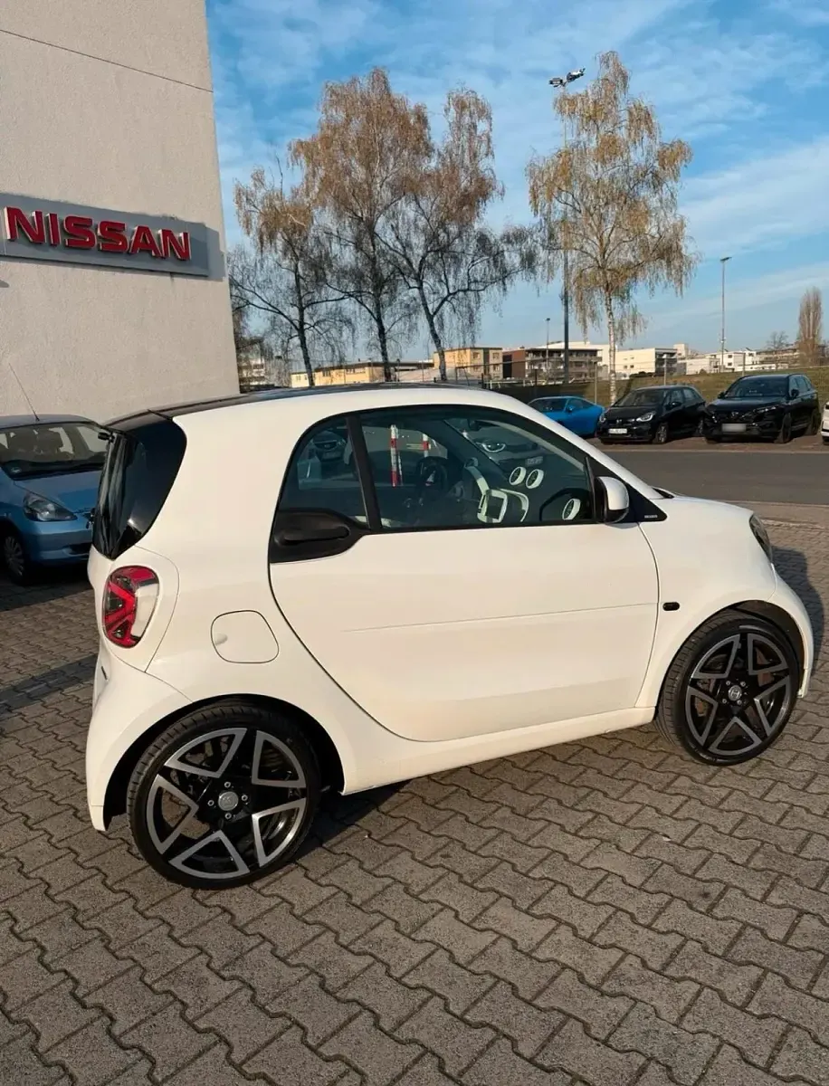 Gebraucht Smart ForTwo Coupé Brabus 71 PS (52 kW) 2015 Weiß Coupé