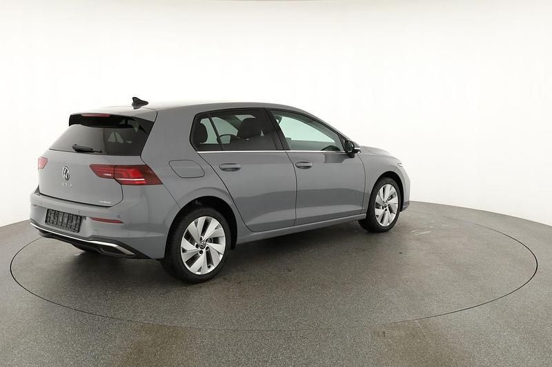 Neu VW Golf VIII Style 204 PS (150 kW) 2026 Mondsteingrau