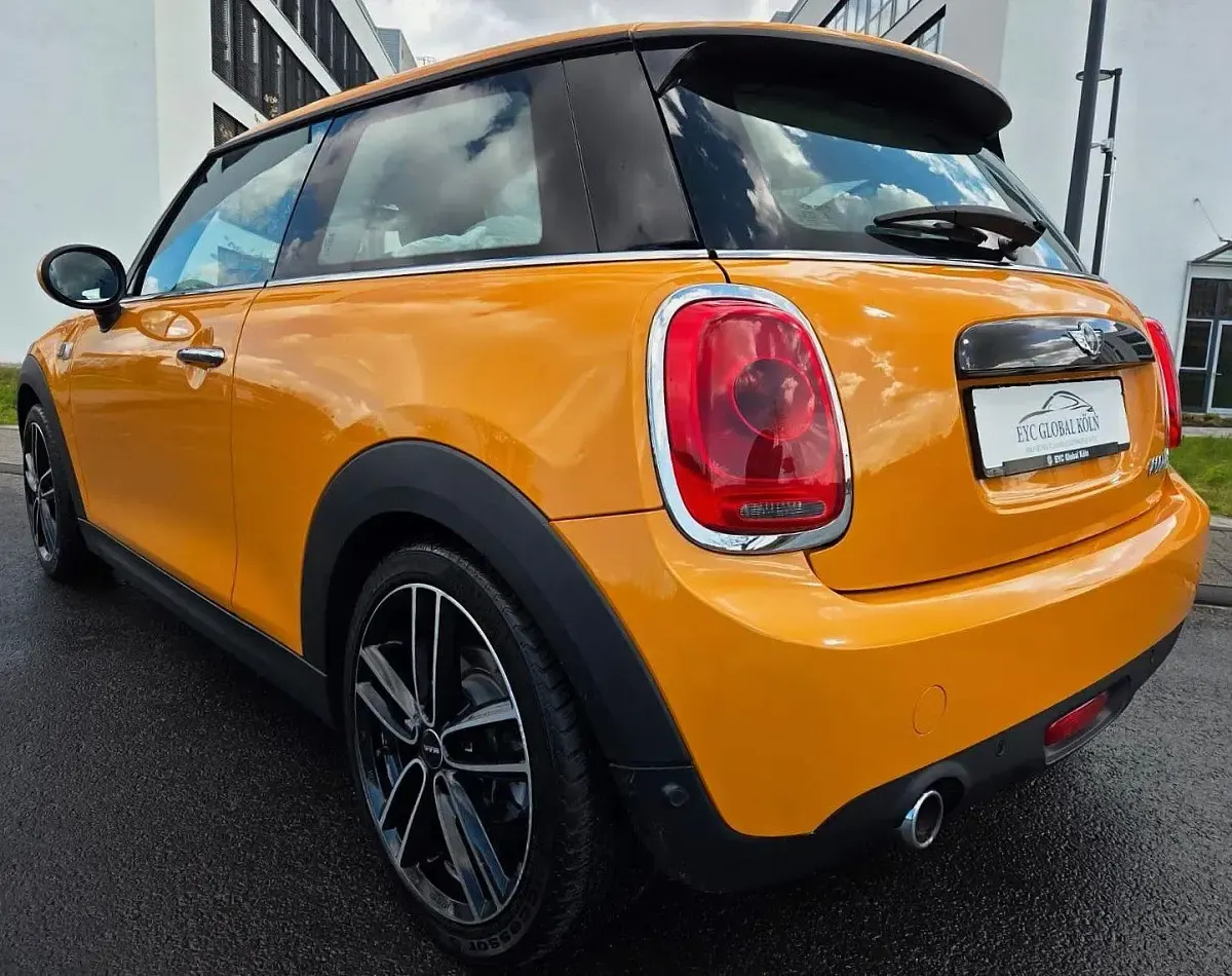Używany Mini Cooper D Chili 116 KM (85 kW) 2015 Pomarańczowy Hatchback