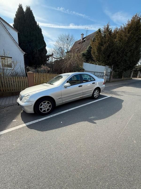 Gebraucht Mercedes C180 143 PS (105 kW) 2003 Silber Limousine