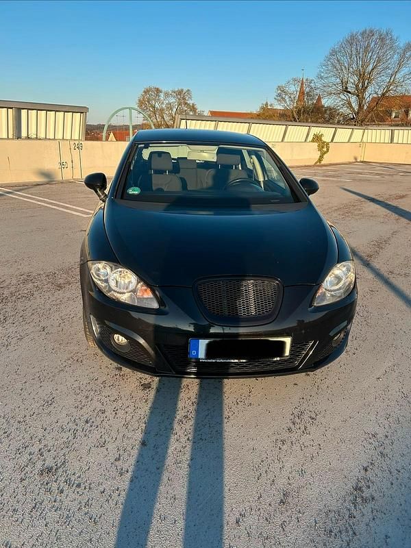 Schwarz Gebraucht 2011 Seat Leon Kleinwagen | 3.150 € (Guter Preis) - Bild 1/4