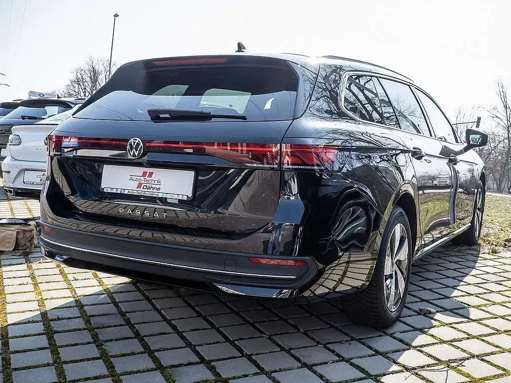 Używany VW Passat Business 150 KM (110 kW) 2025 Czarny Kombi