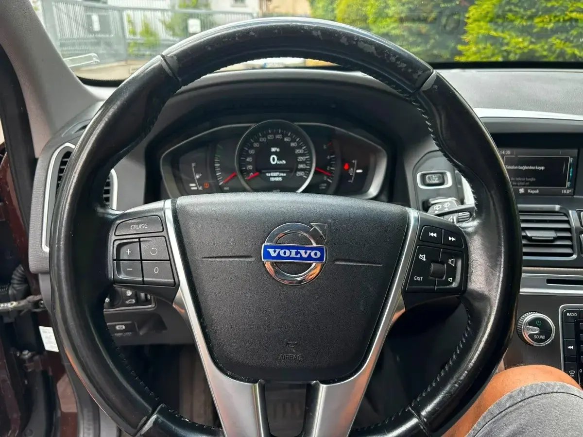 Gebraucht Volvo XC60 Momentum 181 PS (133 kW) 2014 Braun SUV