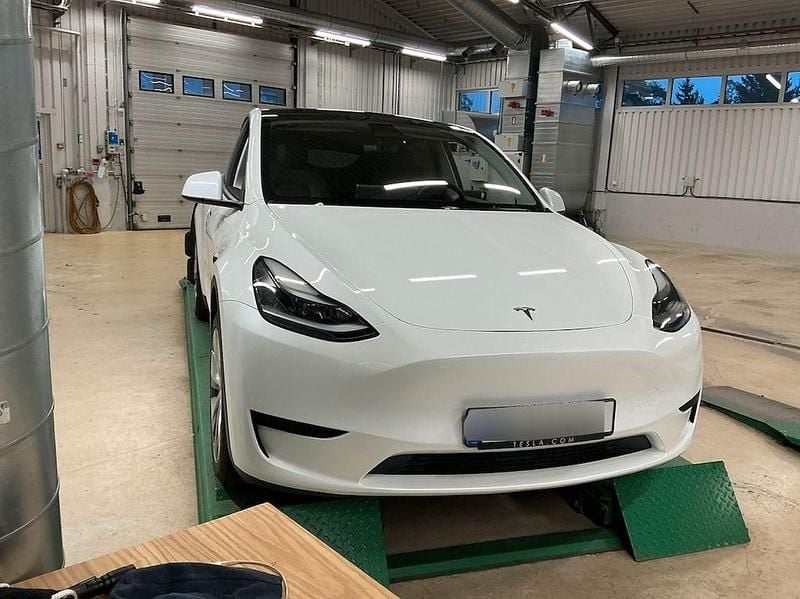 Gebraucht Tesla Model Y RWD 219 kW (299 PS) 2024 Weiß SUV
