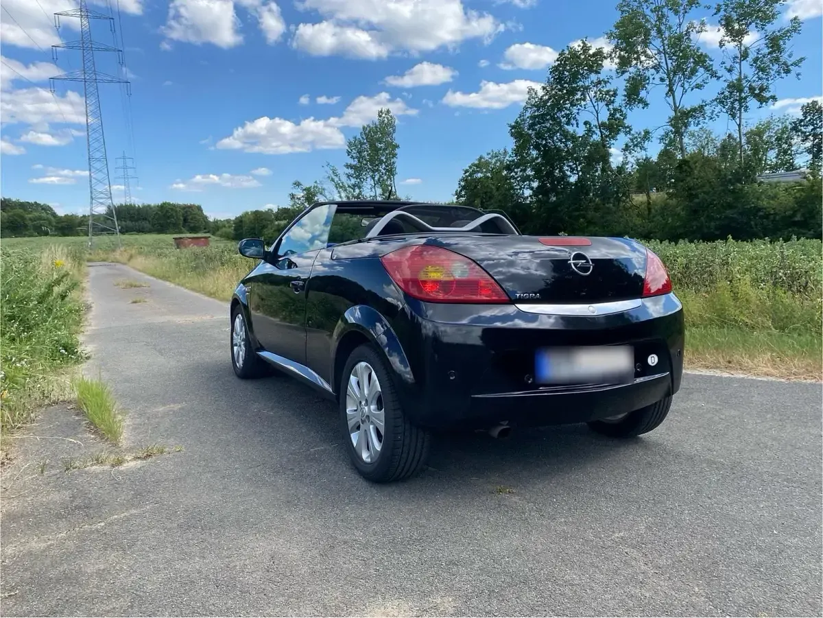 Gebraucht Opel Tigra 90 PS (66 kW) 2009 Schwarz Cabrio