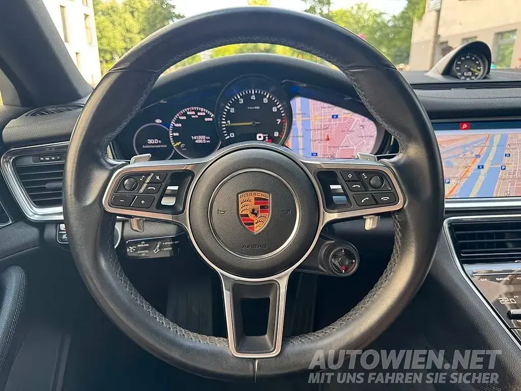 Gebraucht Porsche Panamera 4 330 PS (242 kW) 2018 Schwarz Kleinwagen