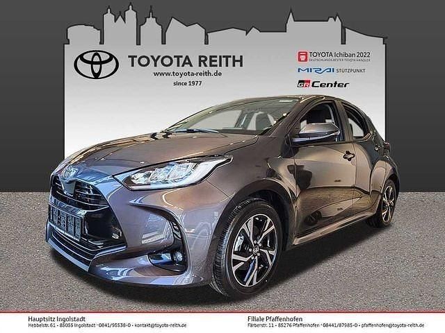 Schwarz Neu 2025 Toyota Yaris Hybrid Limousine | 29.590 € (Etwas zu teuer) - Bild 1/1
