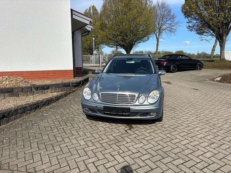 Second-hand Mercedes E200 163 CP (119 kW) 2006 Gri Break