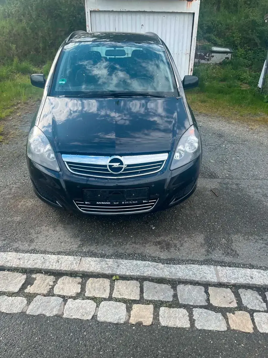 Usata Opel Zafira 120 CV (88 kW) 2012 Nero Monovolume