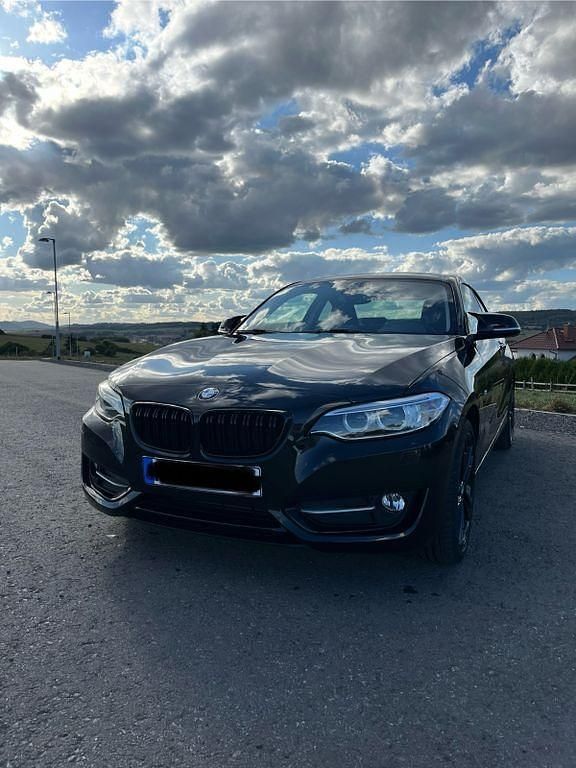 Schwarz Gebraucht 2016 BMW 220 Shadowline Coupé | 20.200 € (Fairer Preis) - Bild 1/4