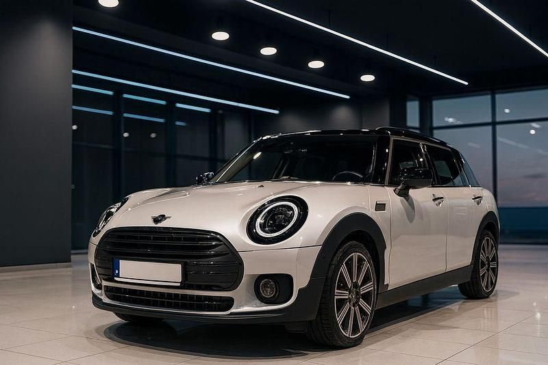 Weiß Gebraucht 2024 Mini Cooper Clubman Classic Kombi | 27.200 € (Guter Preis) - Bild 1/4