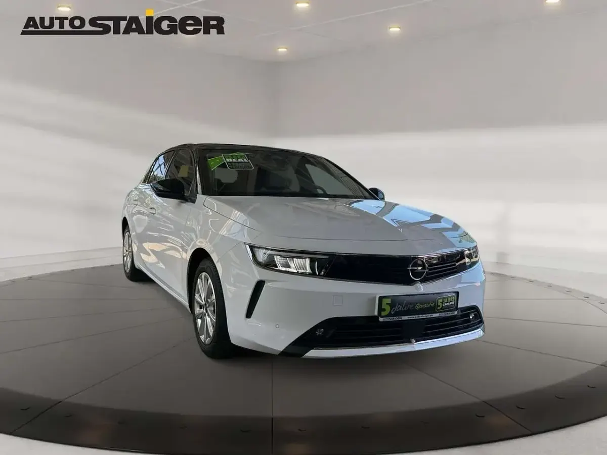 Gebraucht Opel Astra Elegance 131 PS (96 kW) 2023 Weiß Kleinwagen
