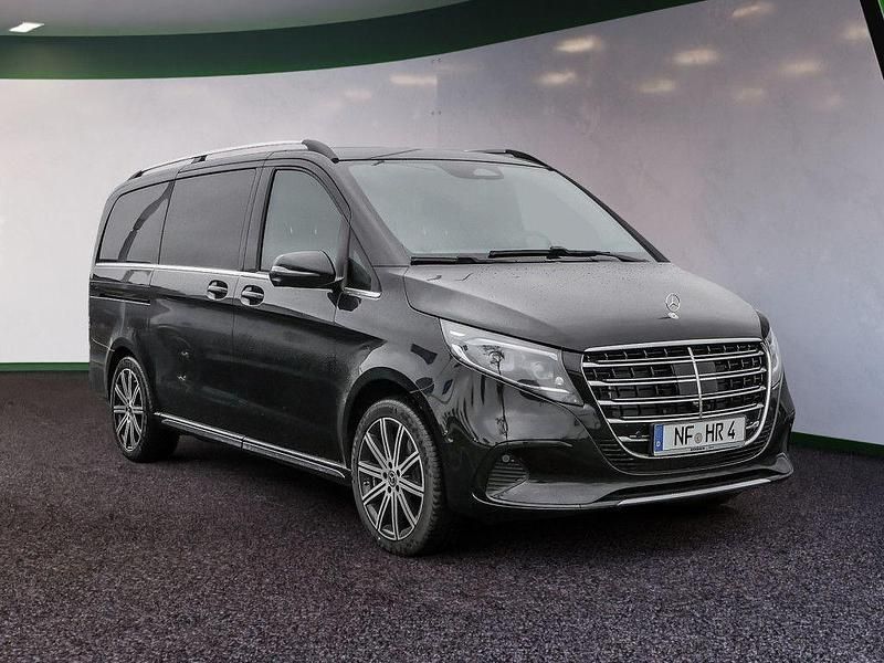 Gebraucht Mercedes V300 Exclusive 237 PS (174 kW) 2025 Schwarz / obsidianschwarz Van / Kleinbus