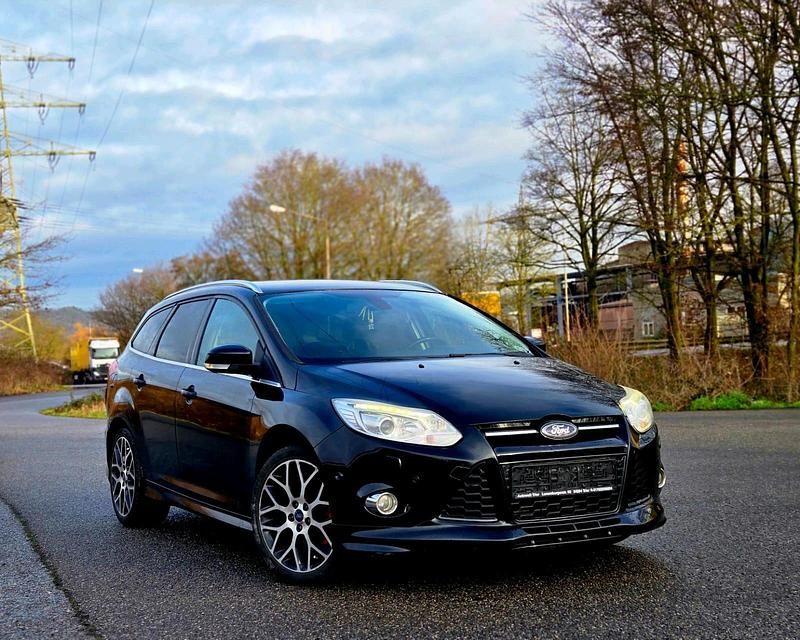 Gebraucht Ford Focus ST-Line 150 PS (110 kW) 2014 Schwarz Kombi