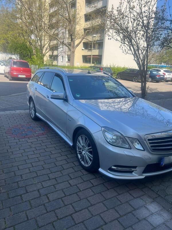 Silber Gebraucht 2012 Mercedes E250 Kombi | 7.599 € (Guter Preis) - Bild 1/4