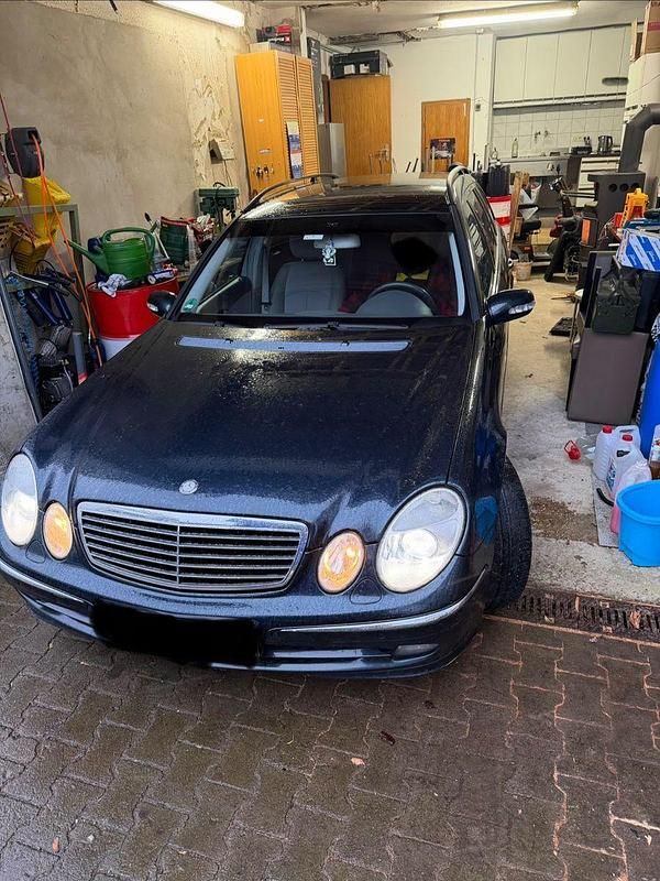 Blau Gebraucht 2005 Mercedes E280 Classic Kombi | 2.800 € (Guter Preis) - Bild 1/4