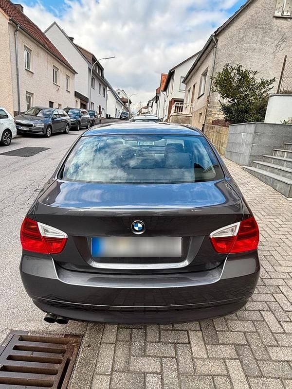 Gebraucht BMW 325 218 PS (160 kW) 2005 Grau Limousine