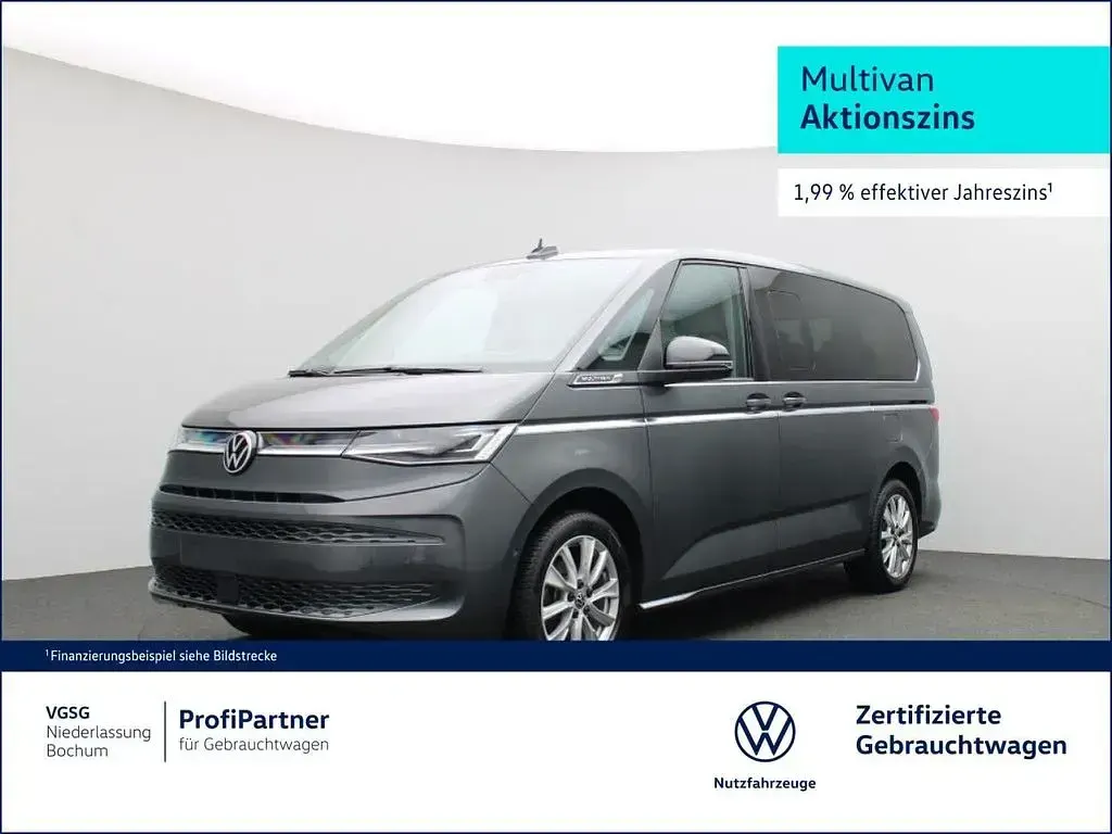 Second-hand VW Multivan Style 150 CP (110 kW) 2024 Gri Monovolum