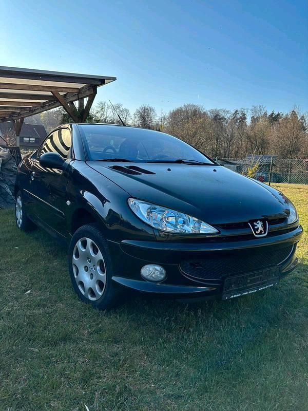 Schwarz Gebraucht 2004 Peugeot 206 CC Cabrio | 500 € (Superpreis) - Bild 1/4