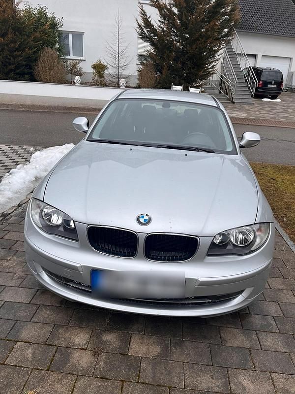 Gebraucht BMW 118 143 PS (105 kW) 2010 Silber Kleinwagen