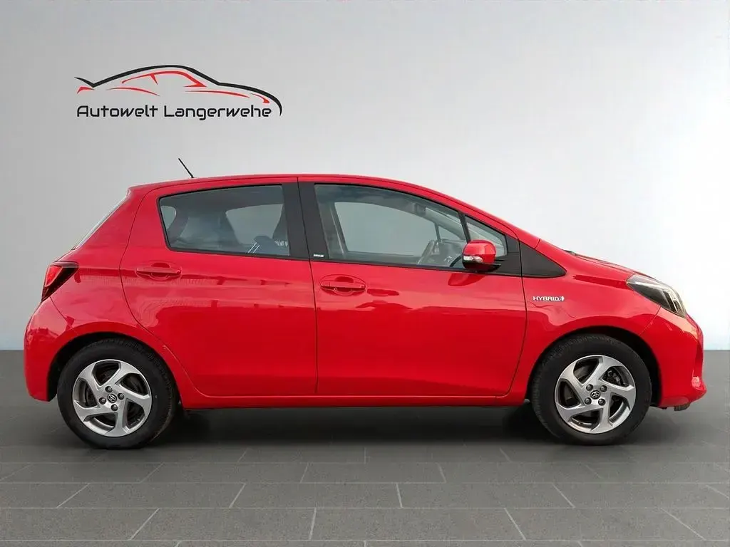 Gebraucht Toyota Yaris Hybrid Edition-S 75 PS (55 kW) 2016 Rot Limousine