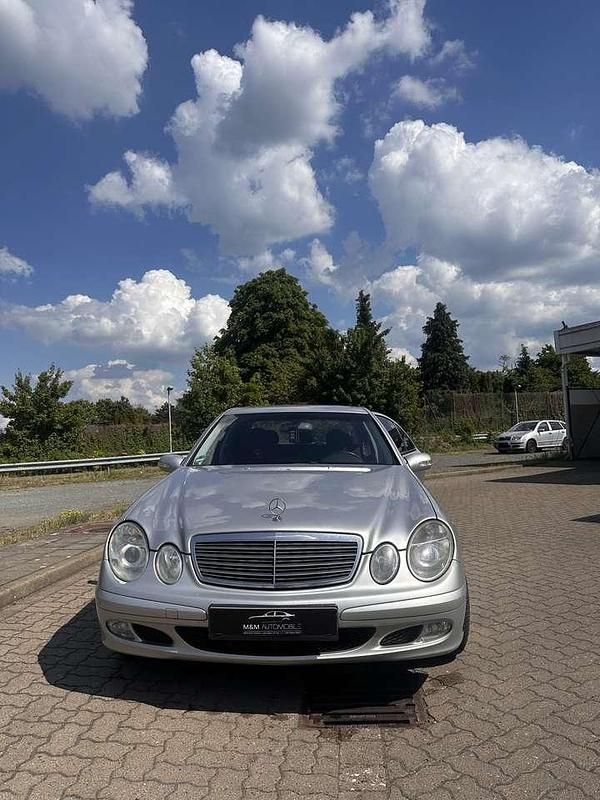 Gebraucht 2004 Mercedes E220 Avantgarde Kombi | 2.650 € (Fairer Preis) - Bild 1/4