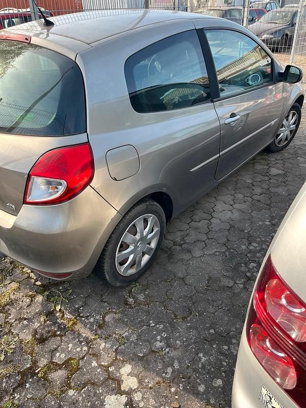 Gebraucht Renault Clio IV 90 PS (66 kW) 2012 Braun Kleinwagen