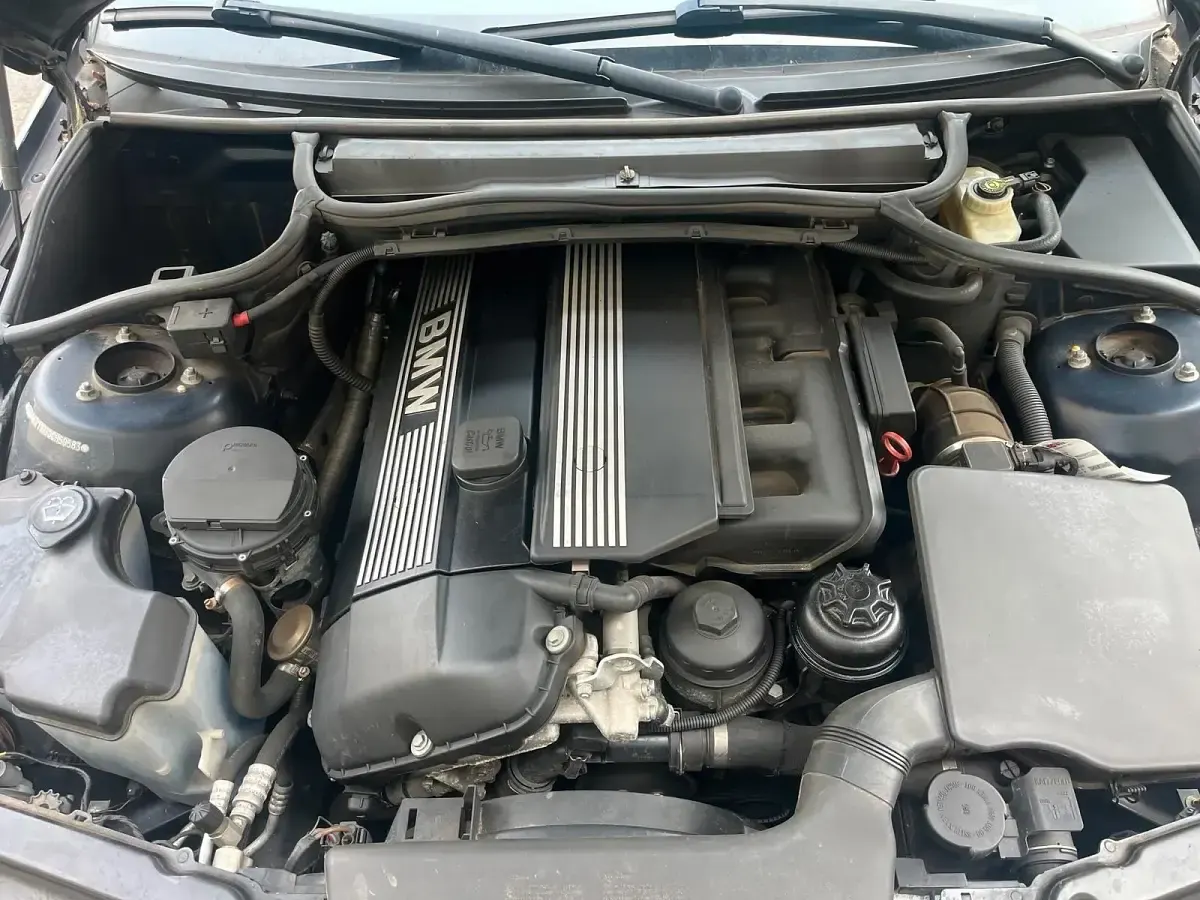 Używany BMW 320 170 KM (125 kW) 2001 Niebieski Sedan/Limuzyna