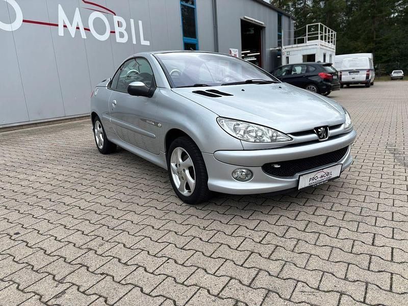 Gebraucht Peugeot 206 CC Quiksilver 109 PS (80 kW) 2004 Silber Cabrio