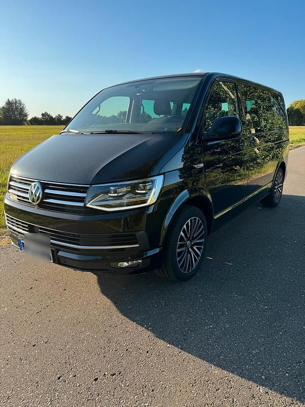 Schwarz Gebraucht 2017 VW T6 Highline Van | 34.999 € - Bild 1/4