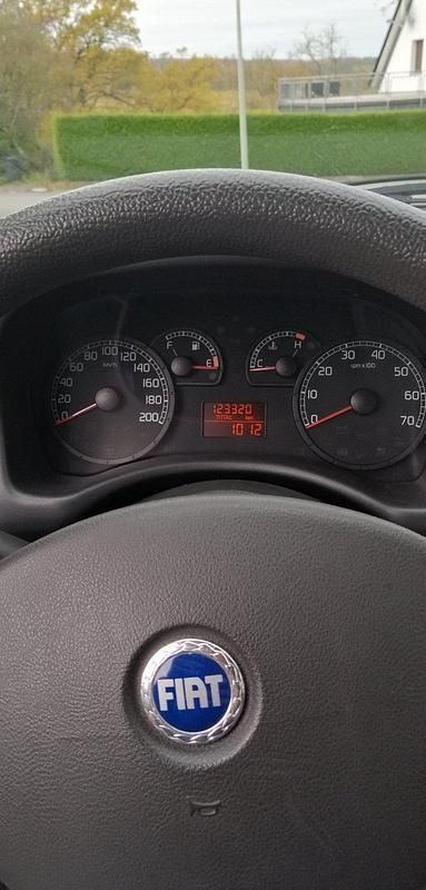 Gebraucht 2004 Fiat Punto Kleinwagen | 800 € (Guter Preis) - Bild 1/4