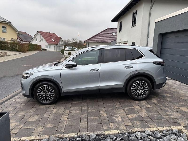 Gebraucht VW Tiguan Elegance 150 PS (110 kW) 2024 Silber SUV