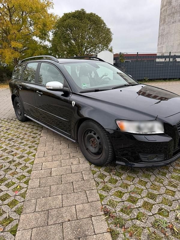 Schwarz Gebraucht 2009 Volvo V50 R-Design Kombi | 3.000 € (Guter Preis) - Bild 1/4