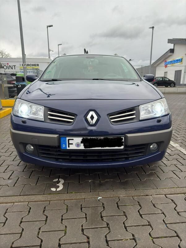 Blau Gebraucht 2006 Renault Mégane II Kombi | 1.750 € - Bild 1/4