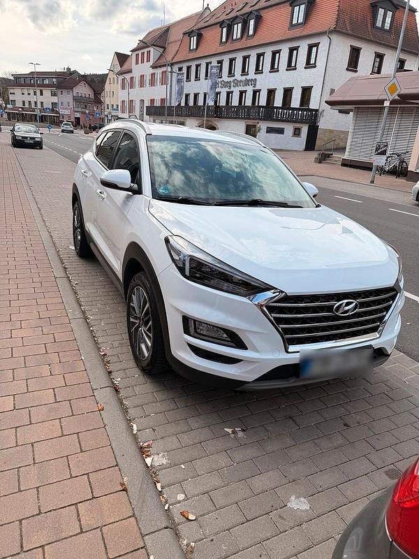 Gebraucht Hyundai Tucson 184 PS (135 kW) 2020 Weiß SUV