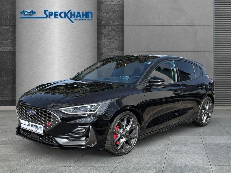 Schwarz Gebraucht 2023 Ford Focus ST Limousine | 31.990 € (Fairer Preis) - Bild 1/4