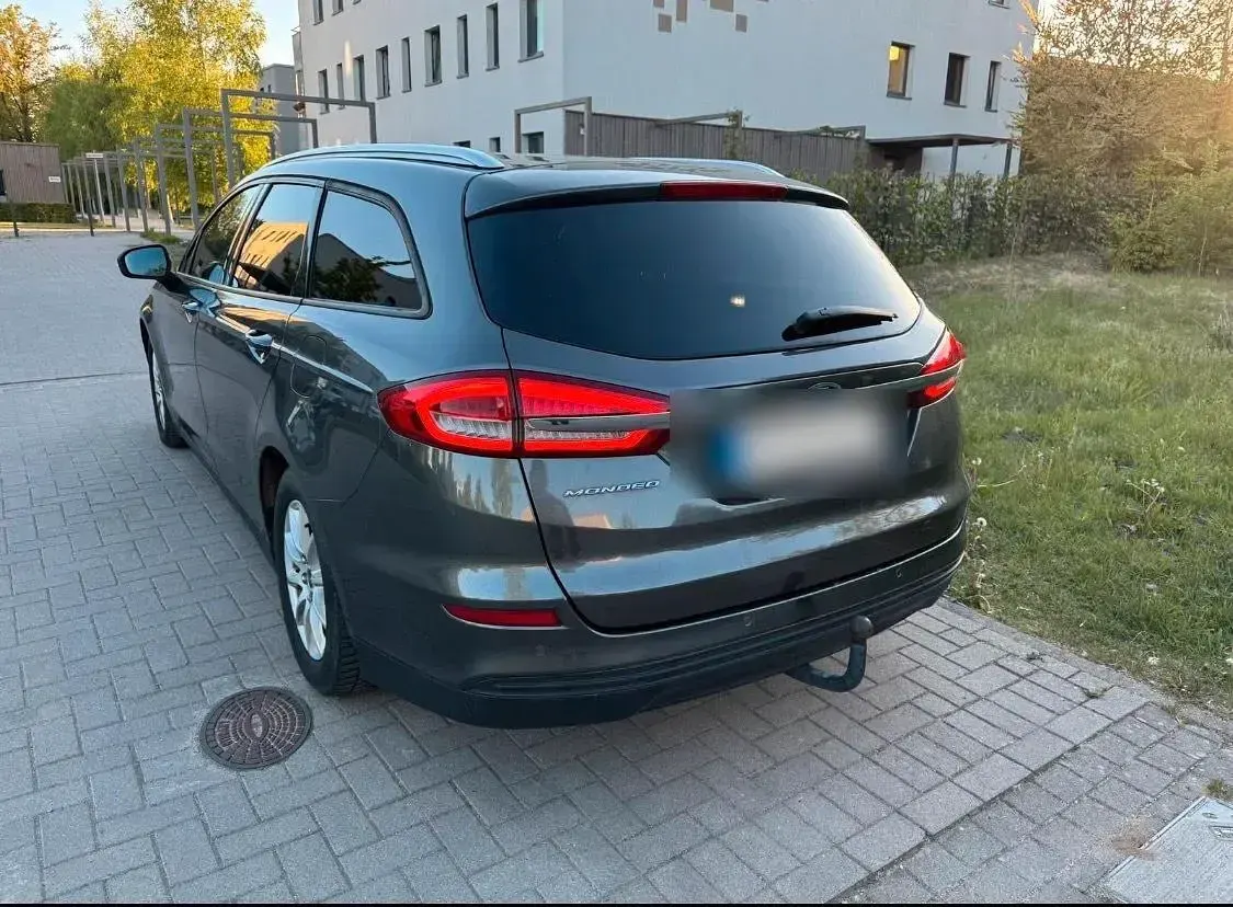 Gebraucht Ford Mondeo 150 PS (110 kW) 2018 Grau Kombi