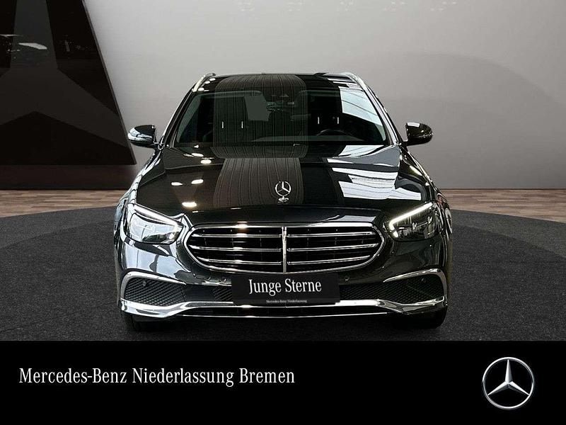 Grau Gebraucht 2021 Mercedes E300 Avantgarde Limousine | 34.890 € (Fairer Preis) - Bild 1/3