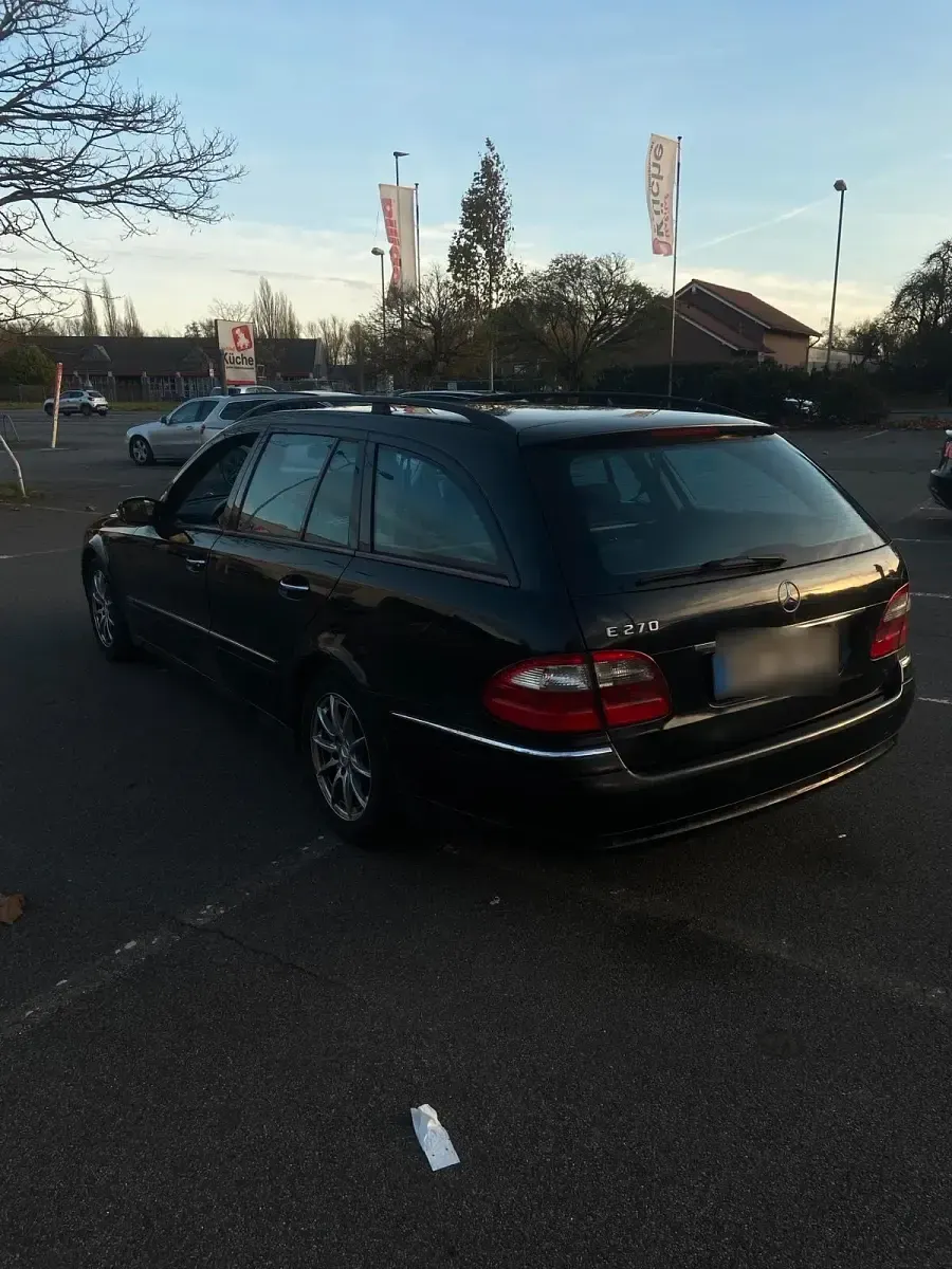 Gebraucht Mercedes E270 177 PS (130 kW) 2003 Schwarz Kombi