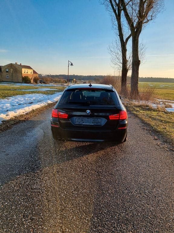 Gebraucht BMW 530 258 PS (189 kW) 2012 Schwarz Kombi