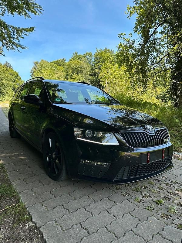 Schwarz Gebraucht 2016 Skoda Octavia RS Kombi | 13.999 € (Fairer Preis) - Bild 1/4