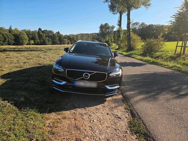 Second-hand Volvo V90 Momentum 254 CP (186 kW) 2017 Negru Break