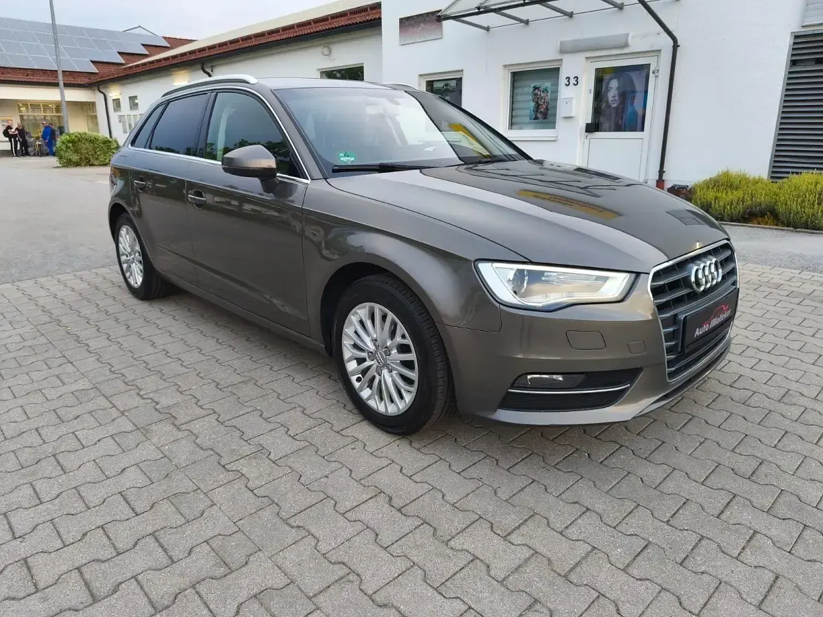 Gebraucht Audi A3 Ambiente 150 PS (110 kW) 2015 Grau Limousine