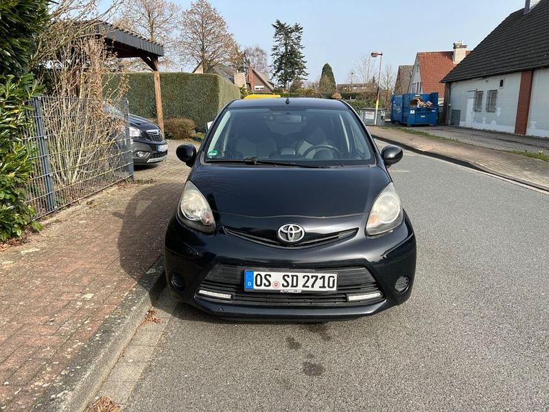 Gebraucht Toyota Aygo Cool 68 PS (50 kW) 2012 Schwarz Kleinwagen