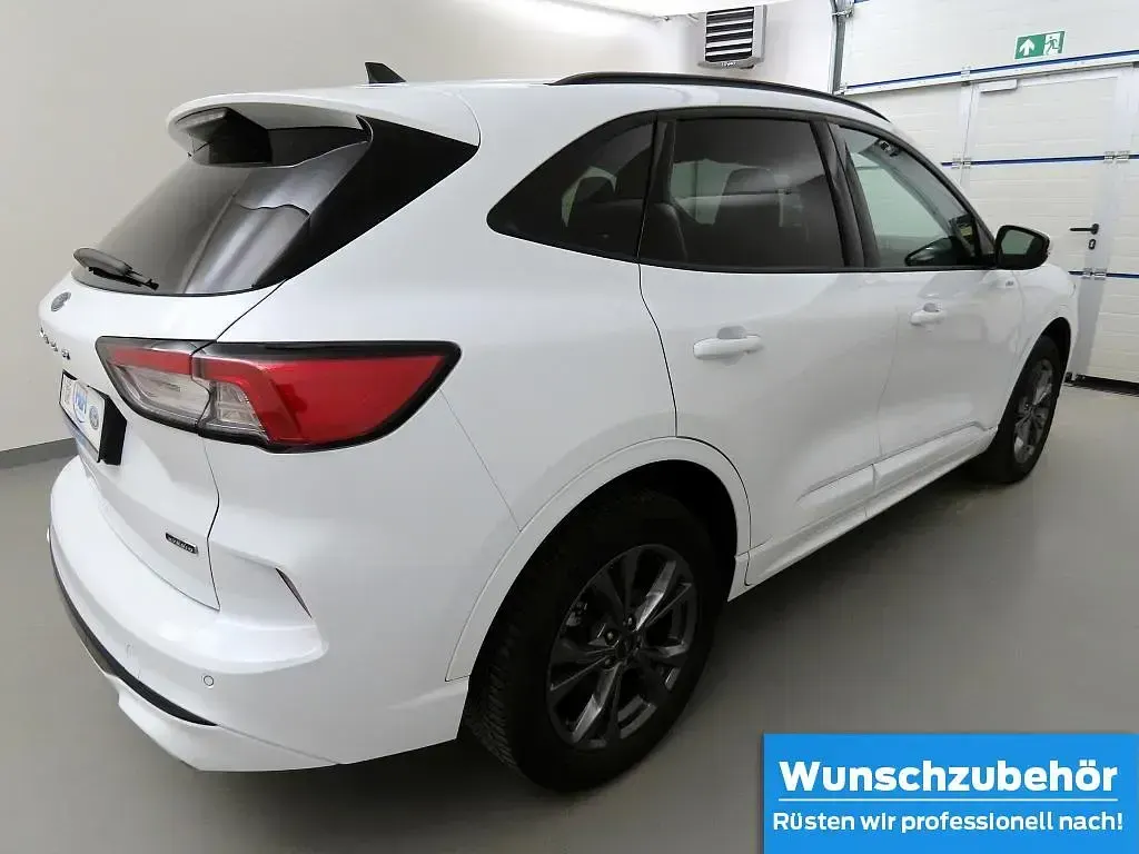 Gebraucht Ford Kuga ST-Line X 225 PS (165 kW) 2023 Frostweiß SUV