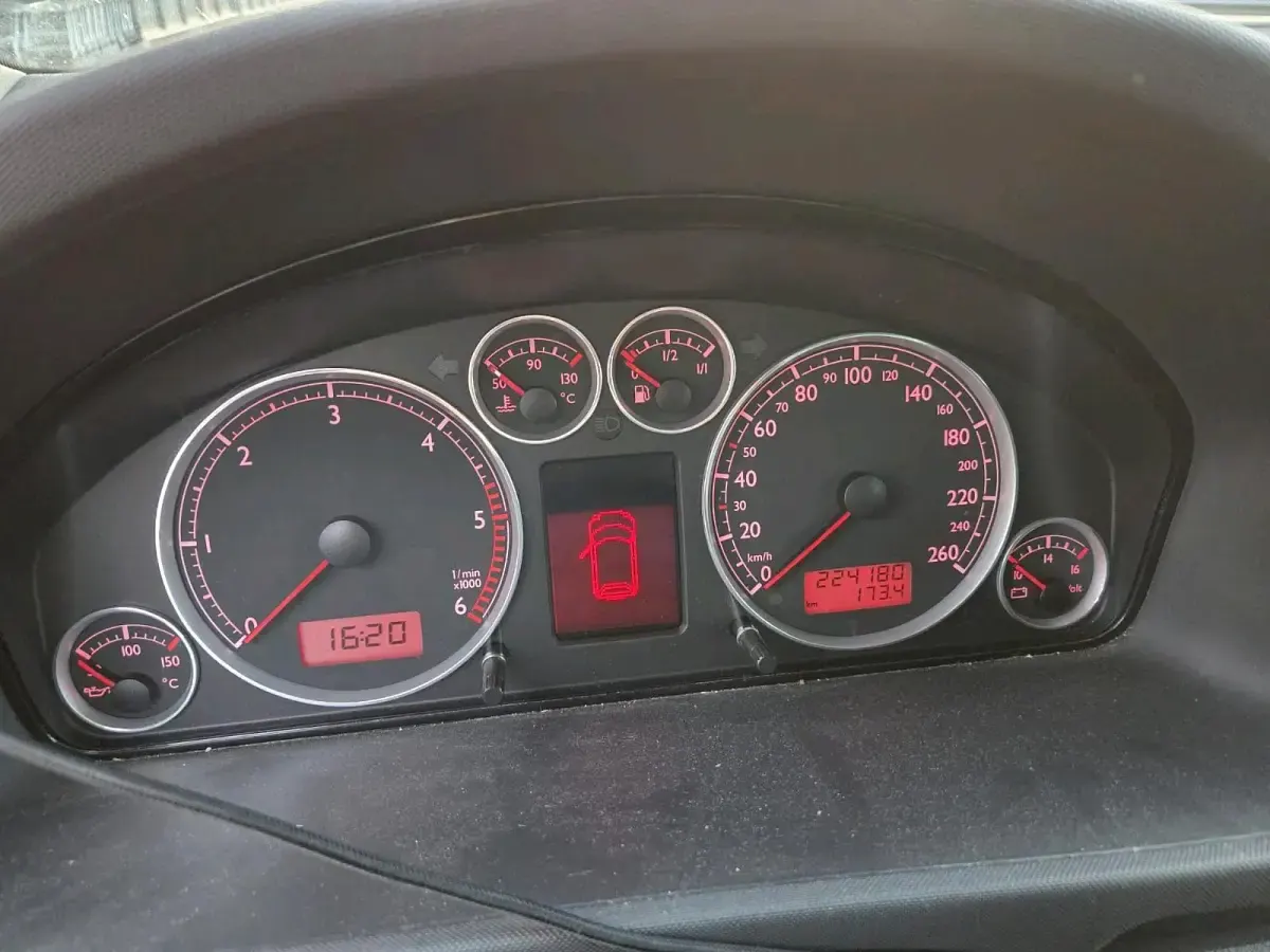 Używany Seat Alhambra 140 KM (102 kW) 2008 Szary Minivan
