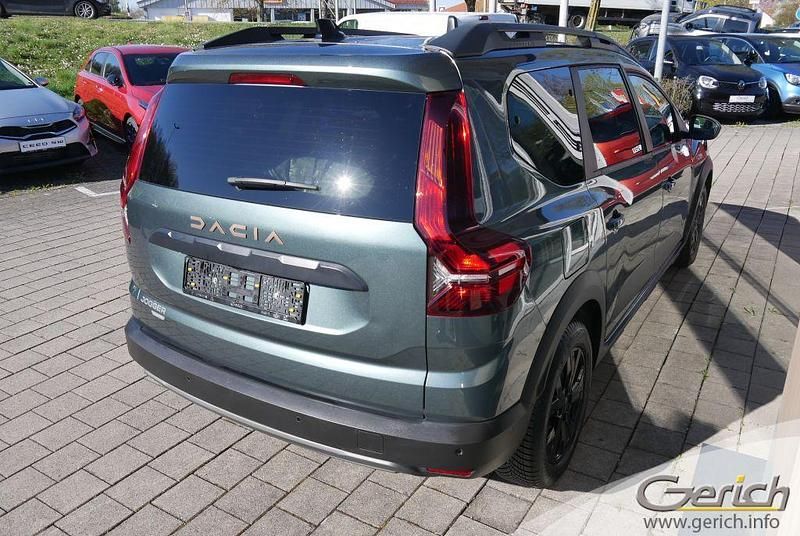 Gebraucht Dacia Jogger Extreme 141 PS (103 kW) 2023 Zedergrün Van / Kleinbus